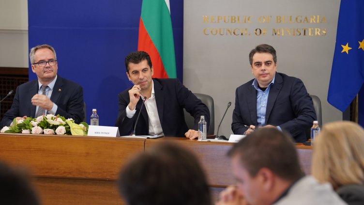 Амбициозен сценарий за растеж на българската икономика очерта премиерът Кирил Петков 