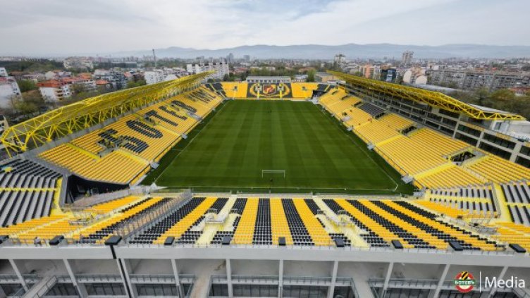 Илиан Илиев излиза в първия си мач с националите пред празен стадион