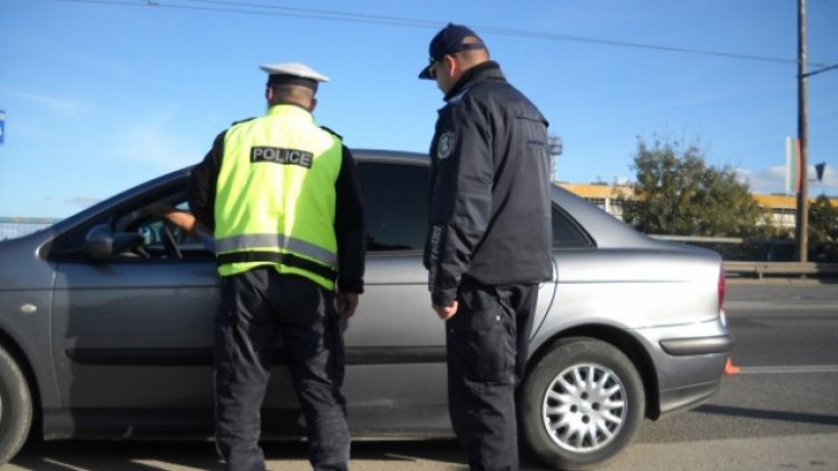 Шофьор на камион налетя със сопа след спор на пътя във Варна