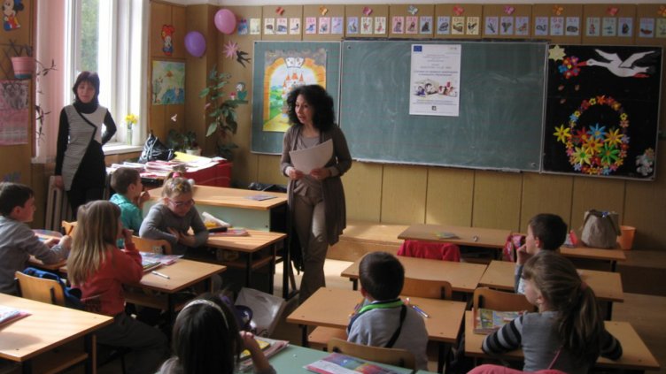 Учениците във Варна и областта започват от утре занятията