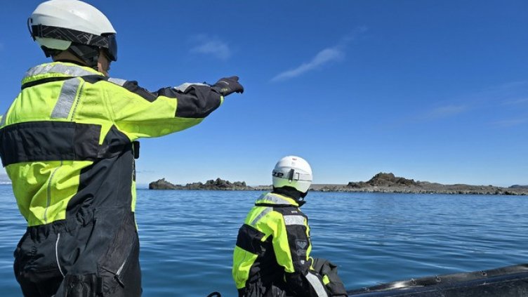 Екипажът на полярния ни кораб направи оглед на нос Ереби пойнт