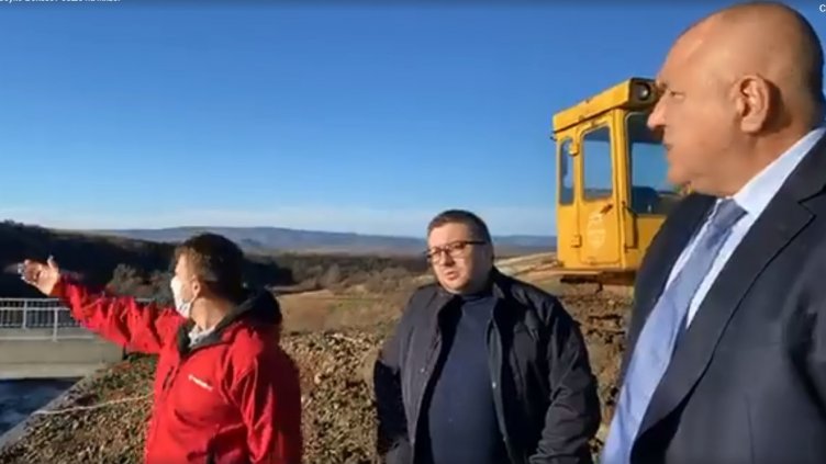 Премиерът продължи с инспекциите: С Нанков провериха реновирането на яз. "Мещица" (ВИДЕО)