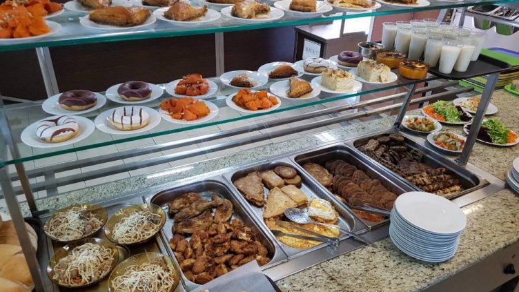 БЧК осигурява топъл обяд за 60 ученика в Дългопол