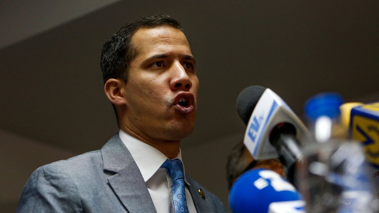 Хуан Гуайдо призова армията да допусне хуманитарната помощ от САЩ