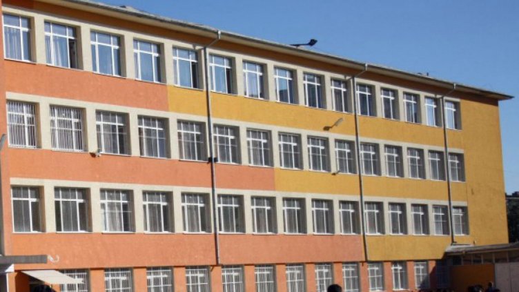 Къде са МВР и прокуратурата, когато бият учители?!