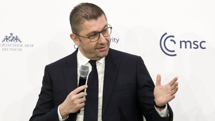 Мицкоски: Ще впиша в Конституцията португалци и испанци, но не и българи