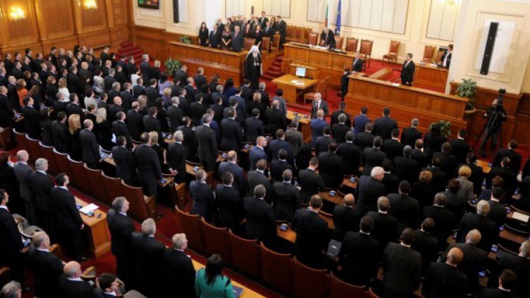 Тоалетна хартия, сапуни... 140 000 лв. им отделят депутатите