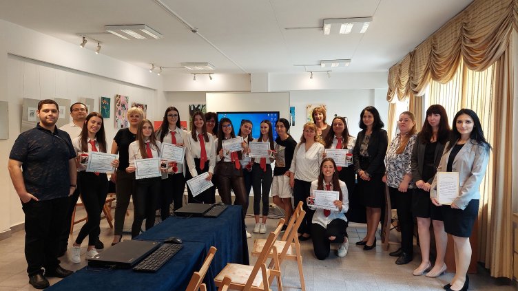 Районния съд във Варна провежда образователна програма с деца от Хуманитарната