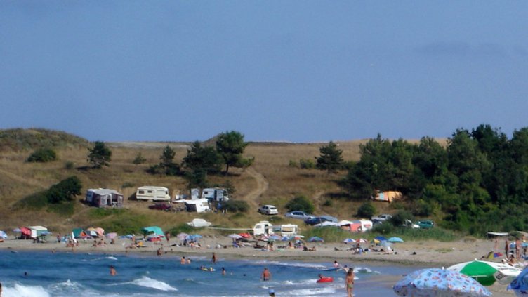 Къмпингуващите по морето хванати в груби нарушения