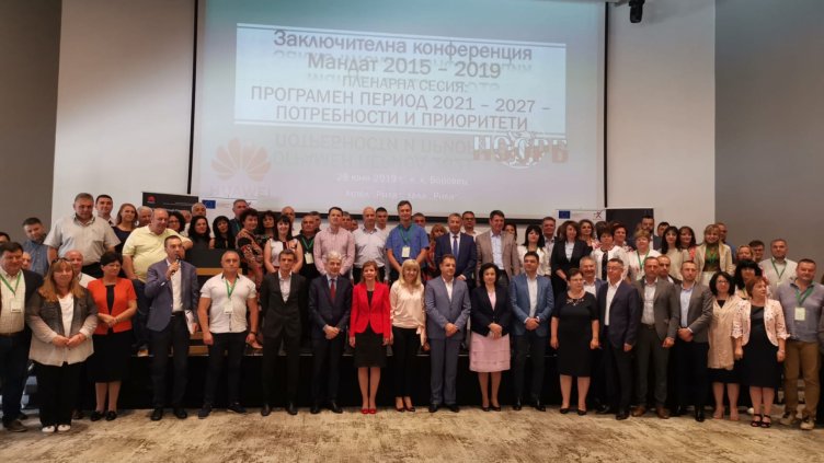 Министър Танева: Увеличаваме бюджета за обновяване на училища и детски градини