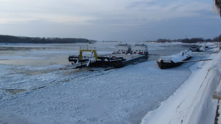 20 кораба заклещени по река Дунав заради леда 
