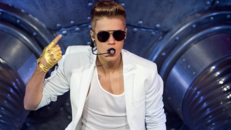 Бийбър свалял сестрата на Ким Кардашиян. Гомес го изгони