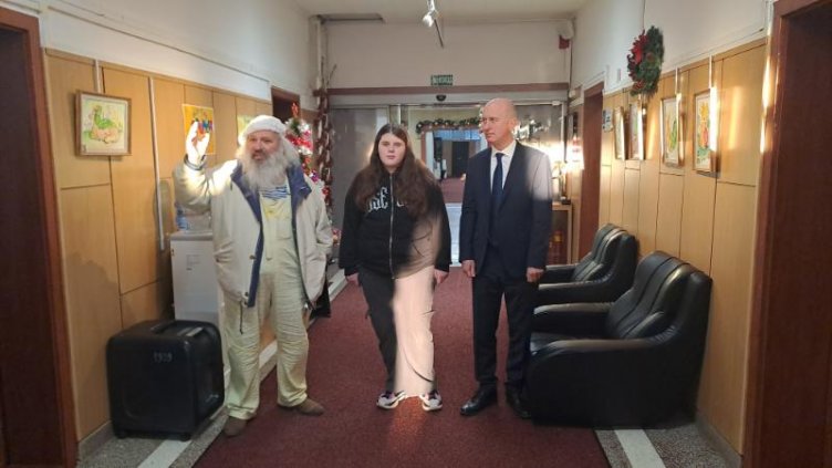 Oбичани млади творци и нов автор от школа „Дедал“ редят изложба във Варна