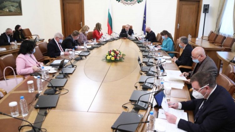 Кабинетът отложи плащането на концесиите за летищата във Варна и Бургас