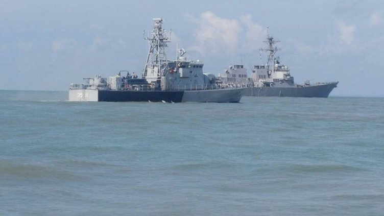 Американски военни кораби са преминали през спорни води в Южнокитайско море