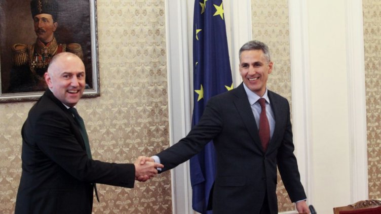 Каруцата на коалицията заскърца: БНБ, СЕМ или Украйна ще я катурне?