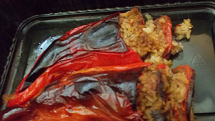 Постни чушки с маслини и ориз