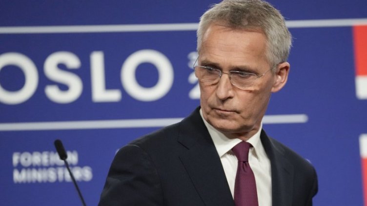 НАТО удължи мандата на Столтенберг