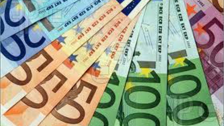 Гърците изтеглили 7 млрд. евро от банките за 40 дни