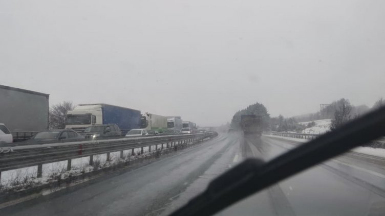 Тежко ПТП блокира трафика по АМ "Тракия"