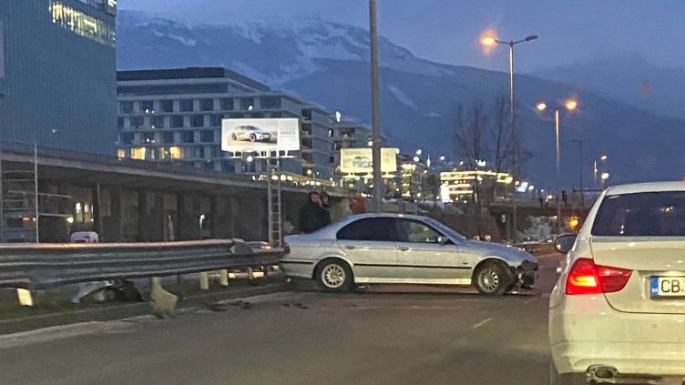 Зверски удар между кола и тир. На място издъхна 32-годишен млад мъж