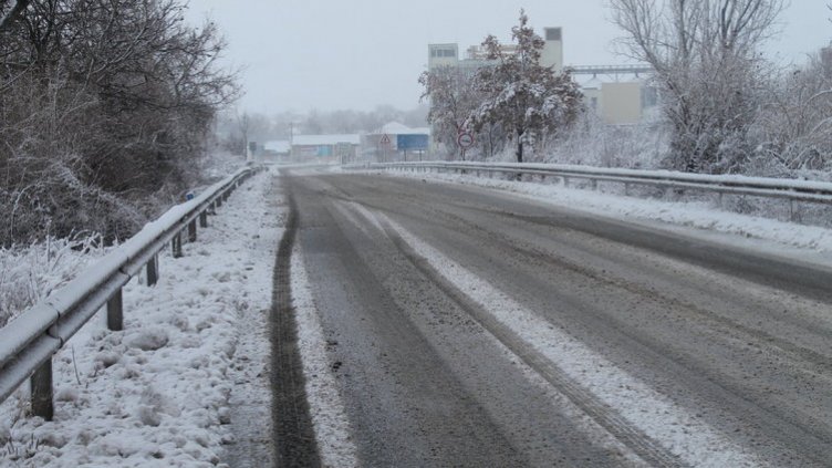 Все още има затворени пътища във Варненска област