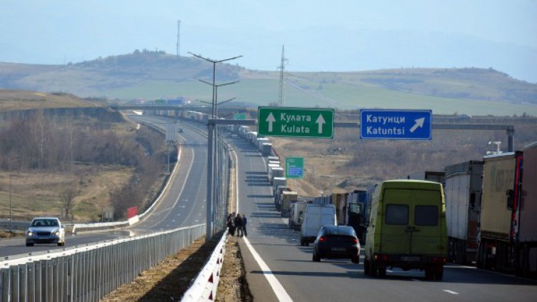 Почти няма проблеми по границите. Засега