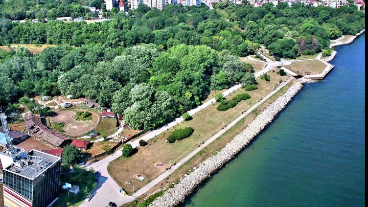 Създават нови зони за водни спортове и културни събития до морето във Варна