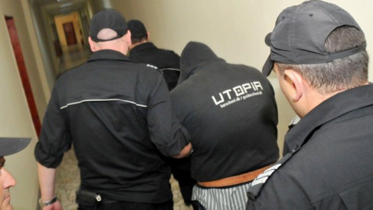 Божо Кравата и бандата му на съд за стрелбата по Очите