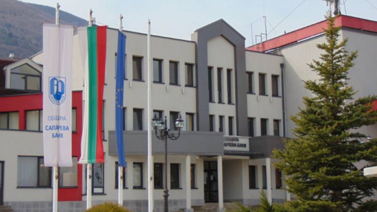 Сапарева баня затваря за туристи от понеделник