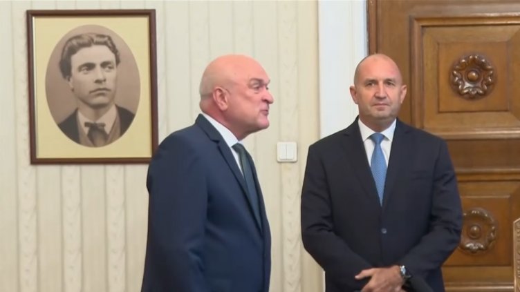 Главчев смени Калин Стоянов и Радев прие състава на служебния кабинет