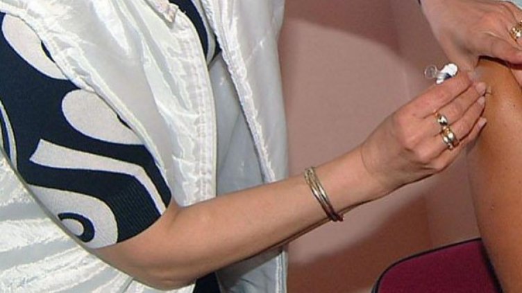 Задължиха Москов: Редовни доклади за ваксините!