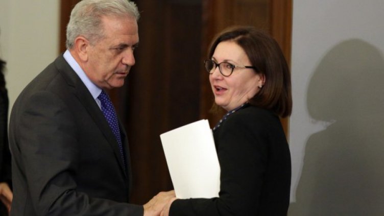 ЕК се намесва "при необходимост" за блокадата