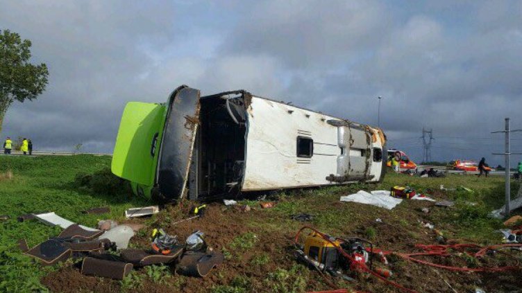 Трагедия в Тунис: 22-ма загинаха в автобусна катастрофа