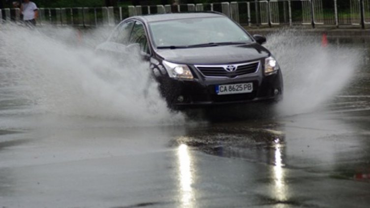 Във Варна и областта - 21 катастрофи за една нощ