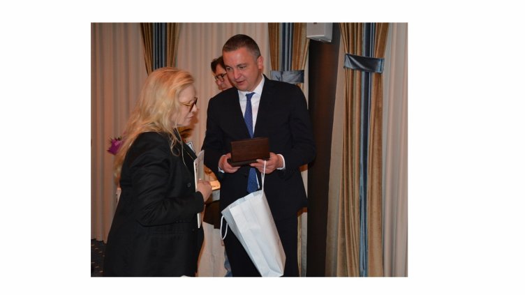 Варна посрещна Силви Вартан