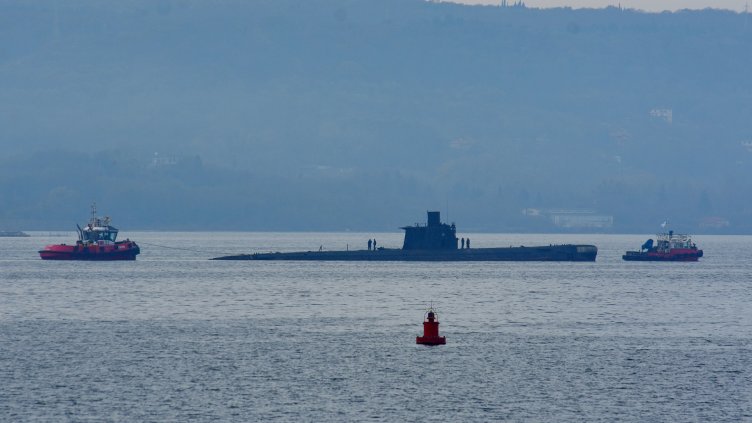 Местят единствената българска подводница от Варна в Белослав (СНИМКИ)