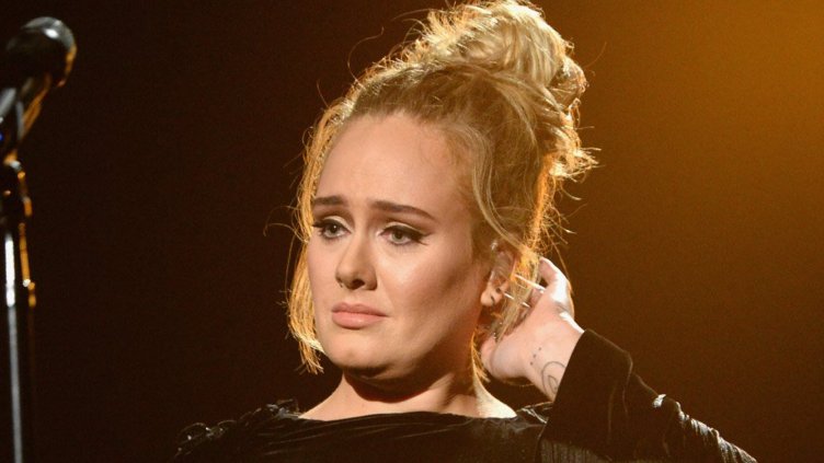 Адел се раздели със съпруга си Саймън 