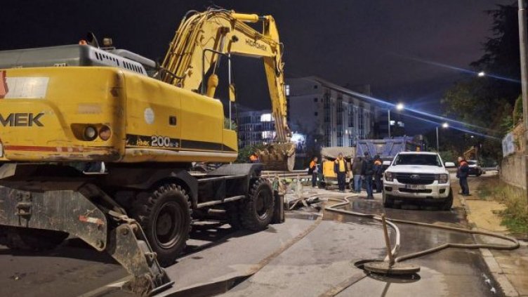 Пропадна пътят между "Св. Св. Константин и Елена" и "Евксиноград" заради ВиК авария