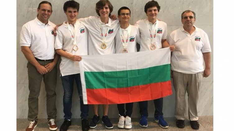 Ученик от Варна със златен медал от Международна олимпиада по информатика