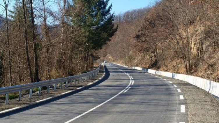 Отворен и почистен е пътят към Бузлуджа