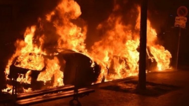 Бъдете нащрек: Два ясни знака, че колата ви ще пламне