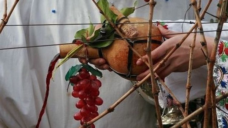 Добруджанци и варненци си мерят вината