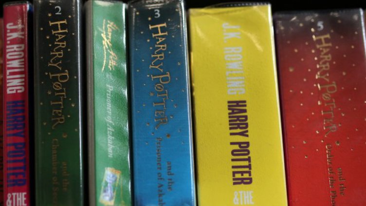 Училище забрани "Хари Потър" – магиите били истински, призовават духове