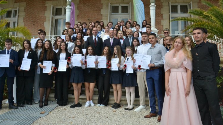 Радев връчи наградите на Херцога на Единбург във Варна 