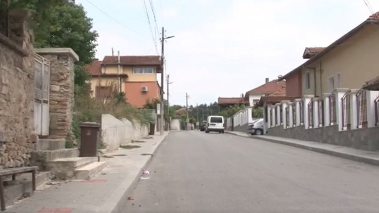 А, бе, ша ти... Общинари забраниха псуването в наш град. Хората в шок!?