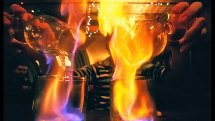 Барман подпали две девойки в Приморско