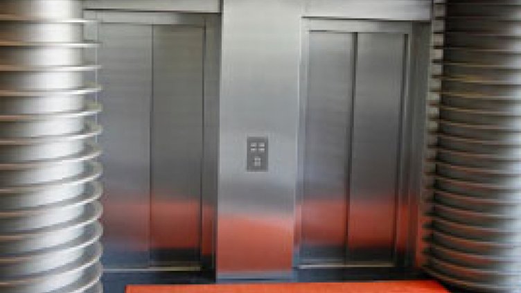 Сменяме старите асансьори с пари от Европа