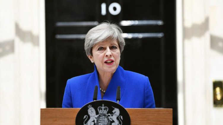 Тереза Мей потвърди, че ще прави промени в кабинета