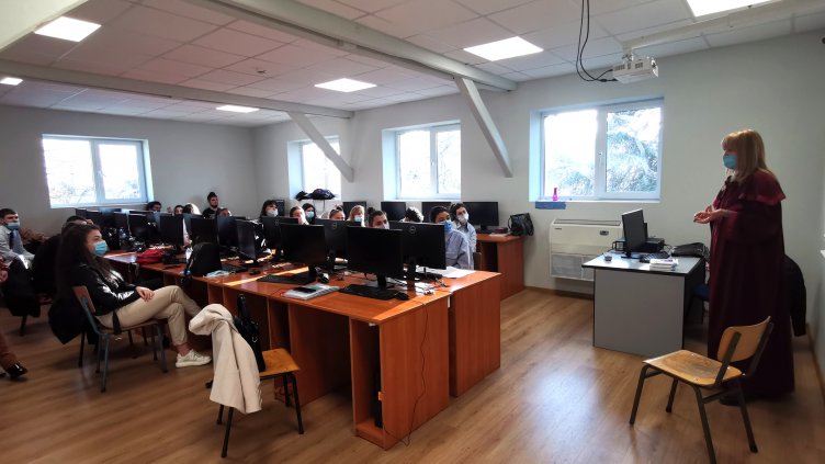 Варненски прокурори се срещнаха с дванадесетокласници